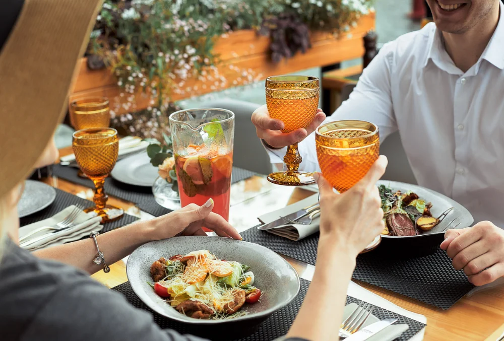 Gratis, enkle og sikre pengeoverføringer og forespørsler? Det er MuchBetter!